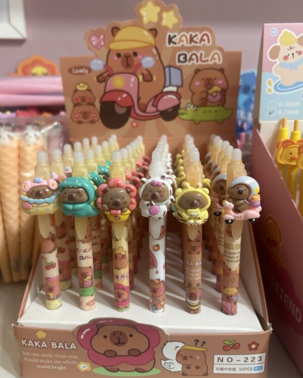 Caneta apagável capivara fantasiada