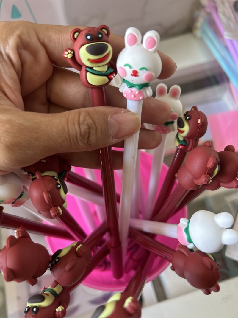Caneta fofa lotso e rabbit