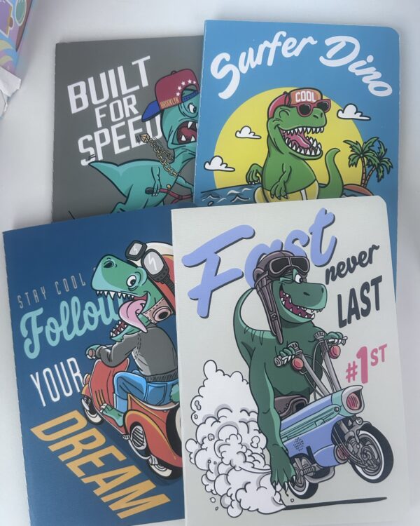 Caderno costurado dinossauro