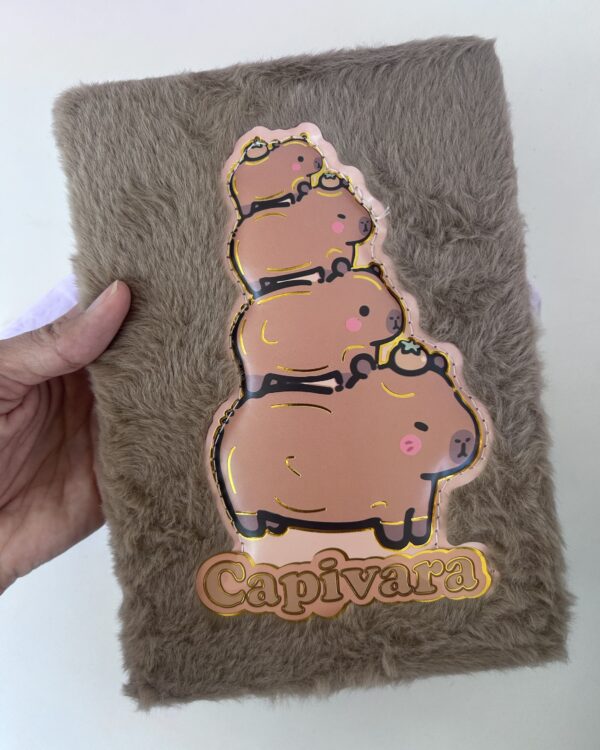 Caderno pelúcia capivara