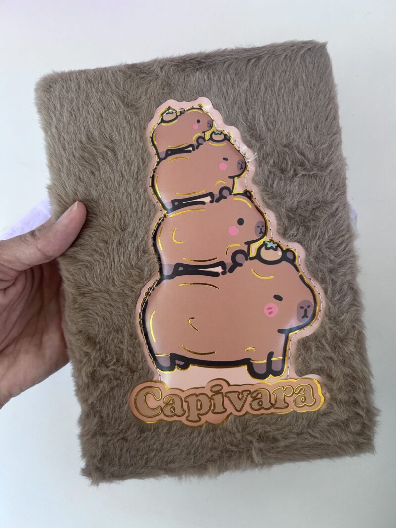 Caderno pelúcia capivara