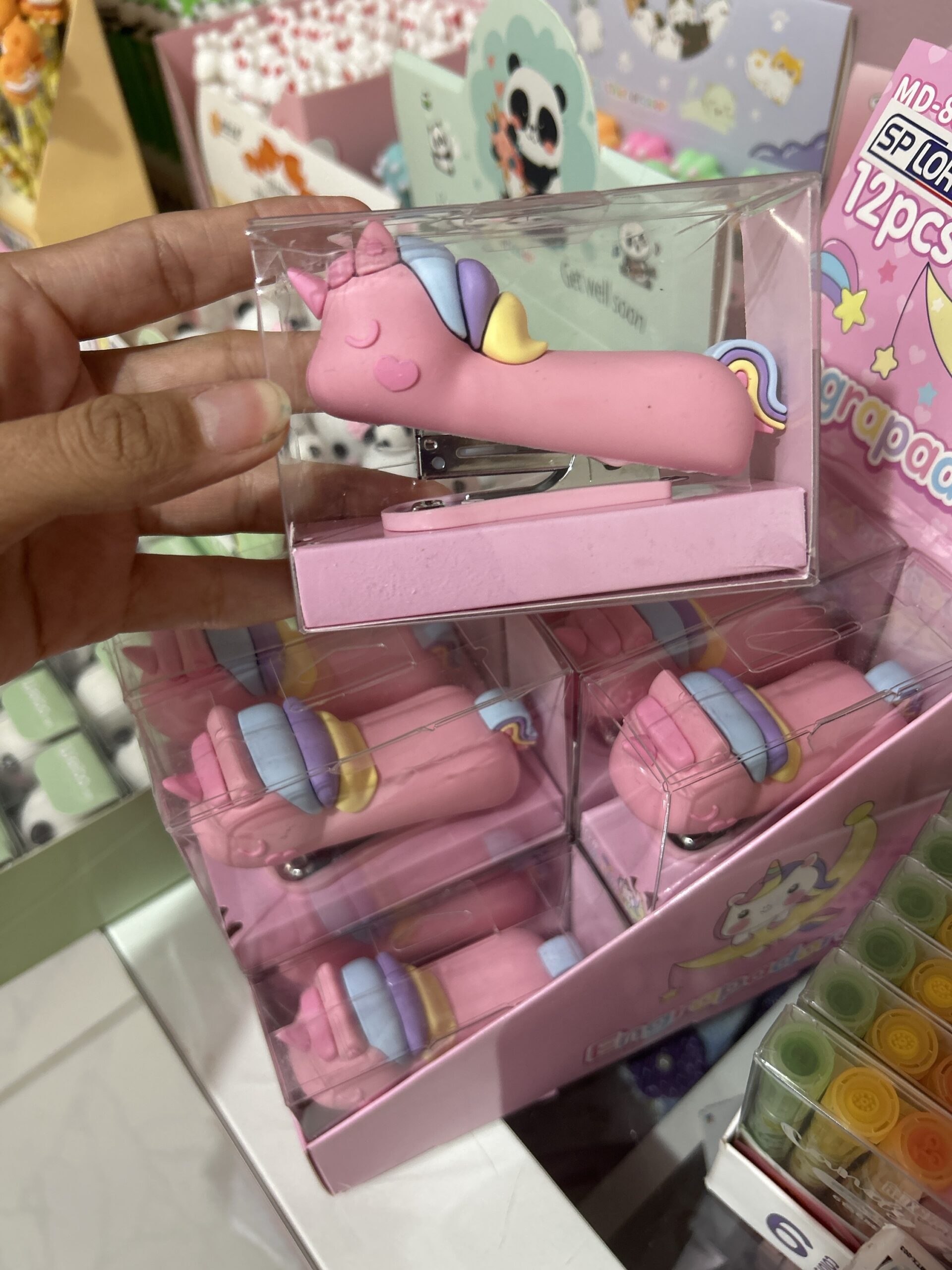 Grampeador unicórnio rosa